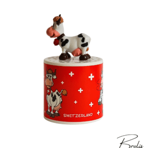 Plongez dans l’ambiance alpine avec cette boîte à musique vache suisse. Un souvenir original de Suisse qui ravira petits et grands.